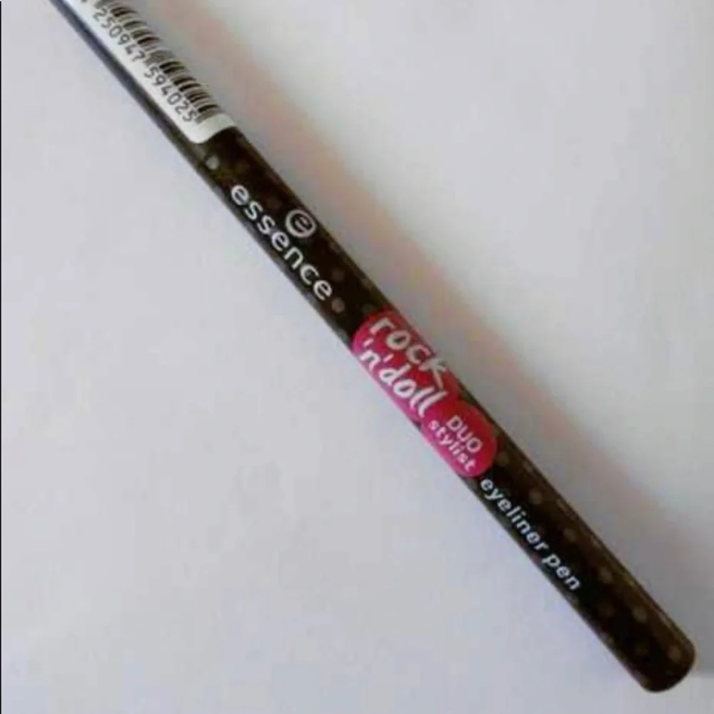 ESSENCE rock n roll liquid eyeliner